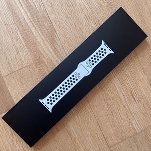 Pure Platinum/Black Nike Sports Apple Watch Band 44mm